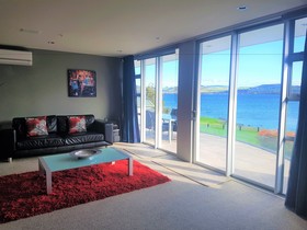 Waimahana Apartments