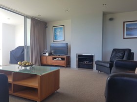 Waimahana Apartments