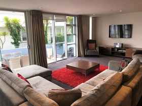 Waimahana Apartments