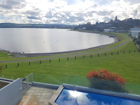 Waimahana Apartments