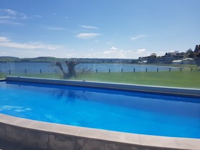 Waimahana Apartments
