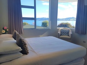 Waimahana Apartments