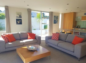 Waimahana Apartments