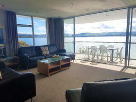 Waimahana Apartments