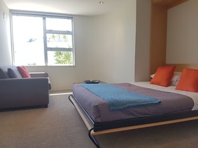 Waimahana Apartments