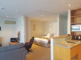 Waimahana Apartments