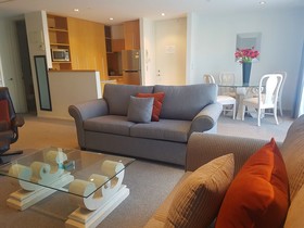 Waimahana Apartments