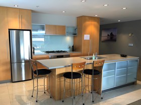 Waimahana Apartments