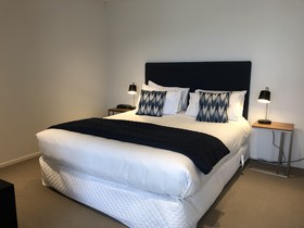 Waimahana Apartments