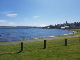 Waimahana Apartments