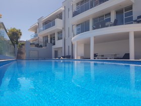 Waimahana Apartments