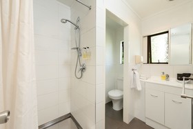Cobblestone Court Motel
