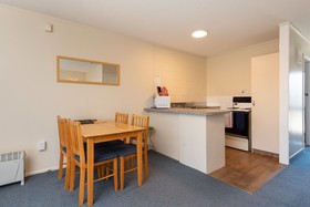 Cobblestone Court Motel