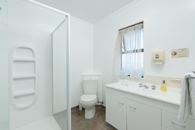 Cobblestone Court Motel