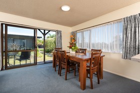 Cobblestone Court Motel