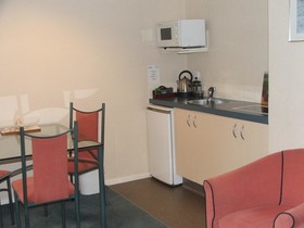 Academy Motor Inn