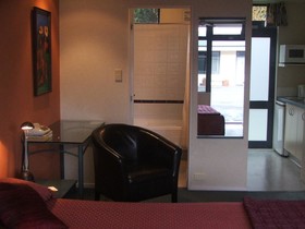 Academy Motor Inn