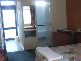 Academy Motor Inn