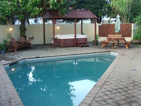 Academy Motor Inn