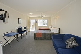 Gateway Motor Inn