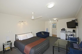 Gateway Motor Inn