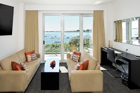 Hotel on Devonport