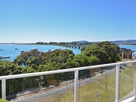 Hotel on Devonport