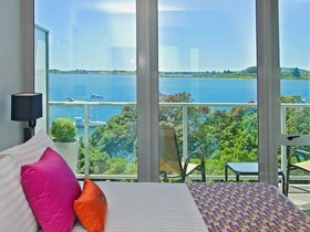 Hotel on Devonport