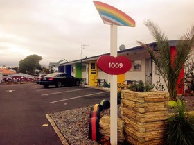 Rainbow Motel