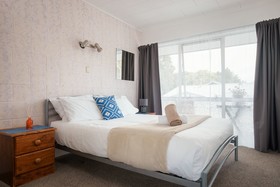Roselands Motel