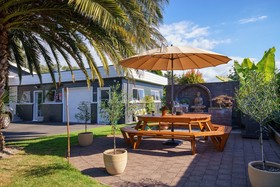 Roselands Motel