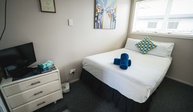 Roselands Motel