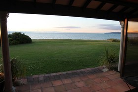 Te Puru Beach Lodge