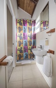 Adventure Lodge & Motel