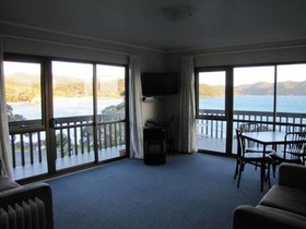 Tipi and Bob's Waterfront Lodge