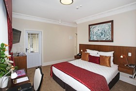 Tuakau Hotel