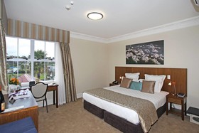 Tuakau Hotel