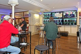 Tuakau Hotel
