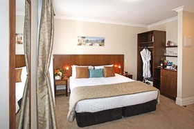 Tuakau Hotel