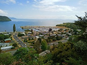 Motuoapa Bay Chalets