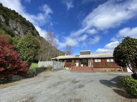 Motuoapa Bay Chalets