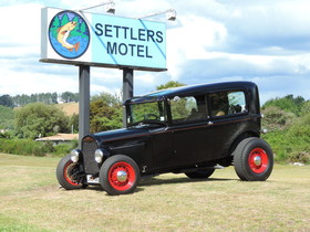 Settlers Motel