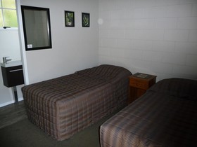 Sportsmans Lodge