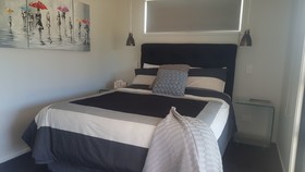 Guest House On Queens
