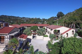 Onetangi Beach Apartments