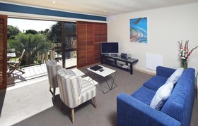 Onetangi Beach Apartments
