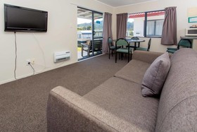 Tasman Holiday Parks – Beachaven