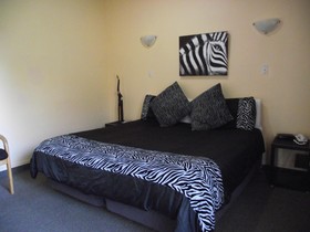 Caves Motor Inn
