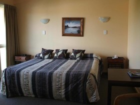 Caves Motor Inn