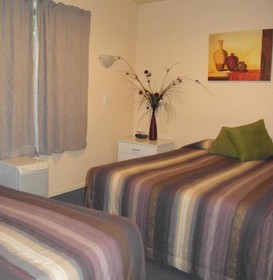 Caves Motor Inn